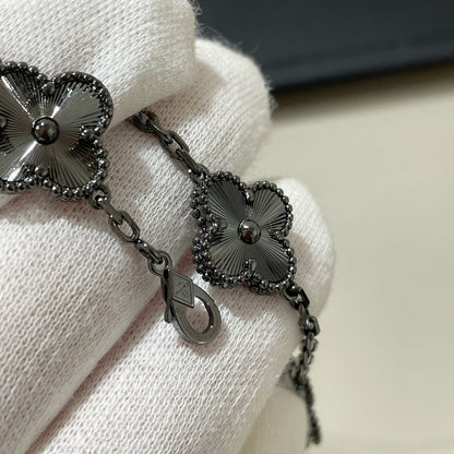 [Bloom]CLOVER 5 MOTIF BLACK BRACELET