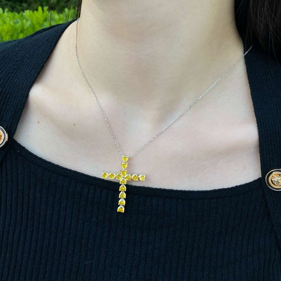 [Bloom]Radiant Cross Shape Necklace