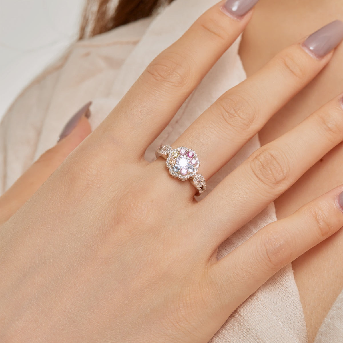 [Bloom]Delicate Colorful Round Cut Flower Shape Wedding Ring