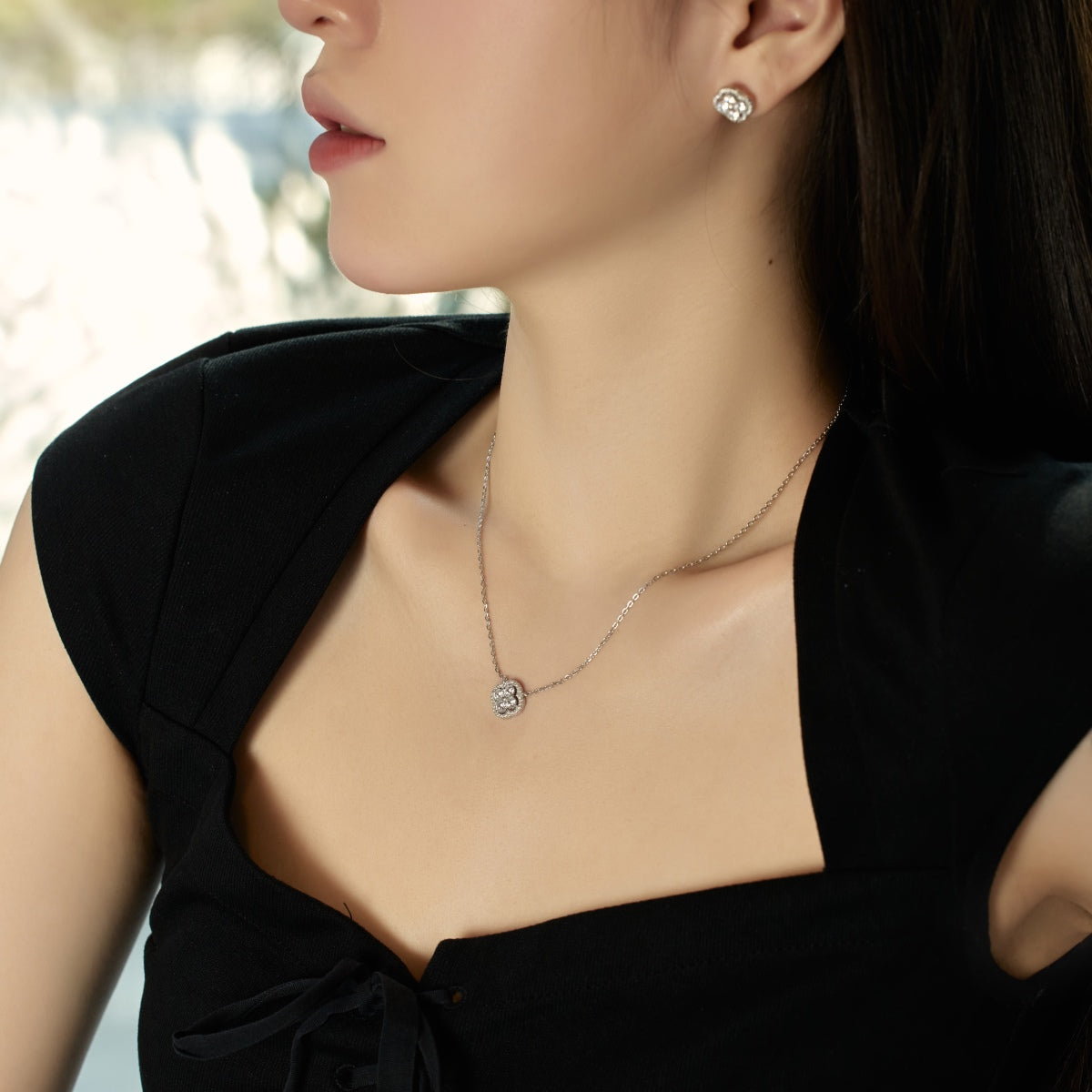 [Bloom]Exquisite Necklace With Four-Leaf Clover Flower Design