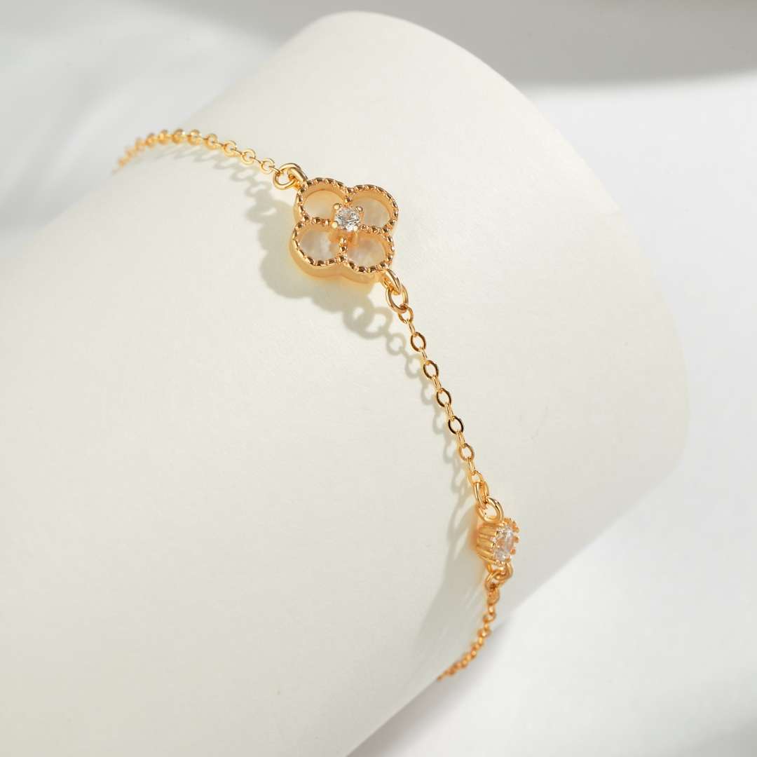 [Bloom]Delicate Four Leaf Clover Bracelet