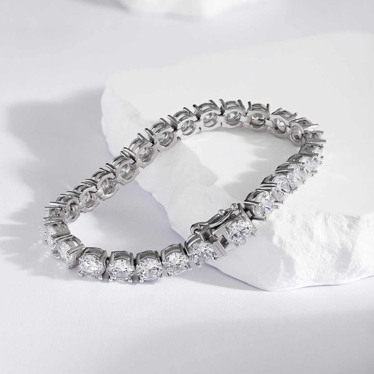 [Bloom]0.75 Carat Dazzling Round Cut Wedding Bracelet