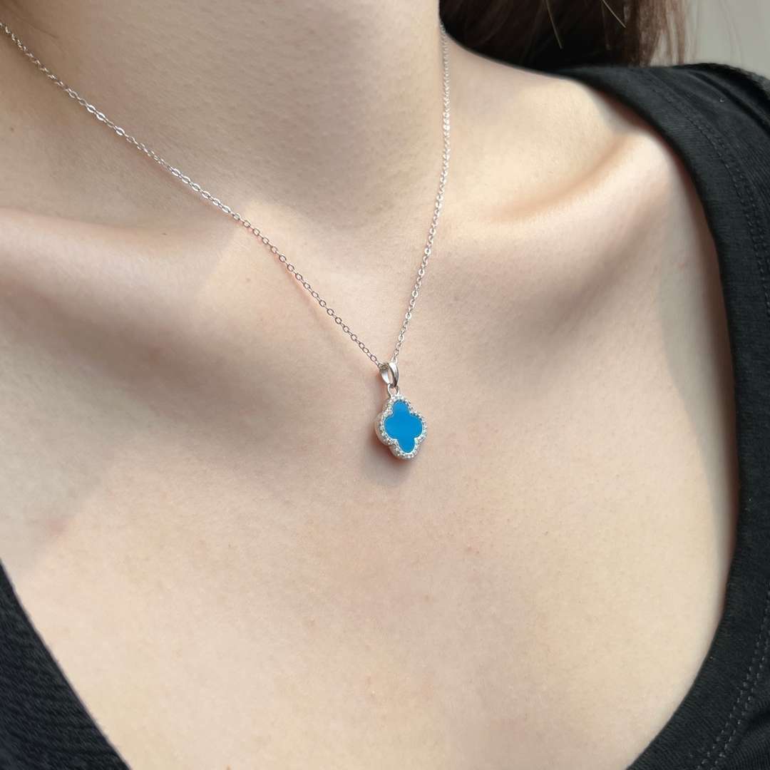 [Bloom]Dainty Flower Shape Necklace