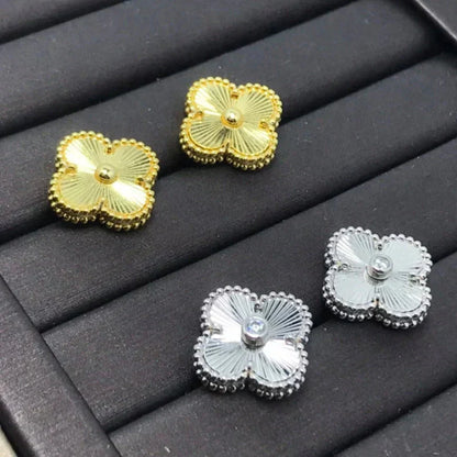 [Bloom]CLOVER MINI 9.5MM LASER EARRINGS