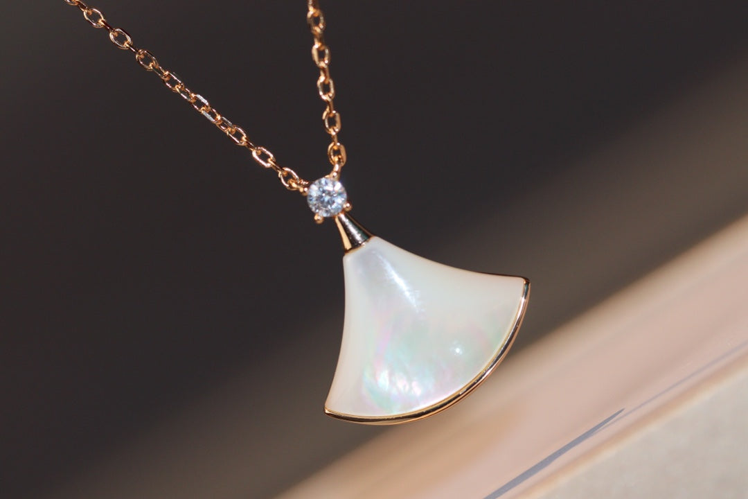 [Bloom]DREAM NECKLACE WHITE MOP PINK GOLD 1 DIAMOND