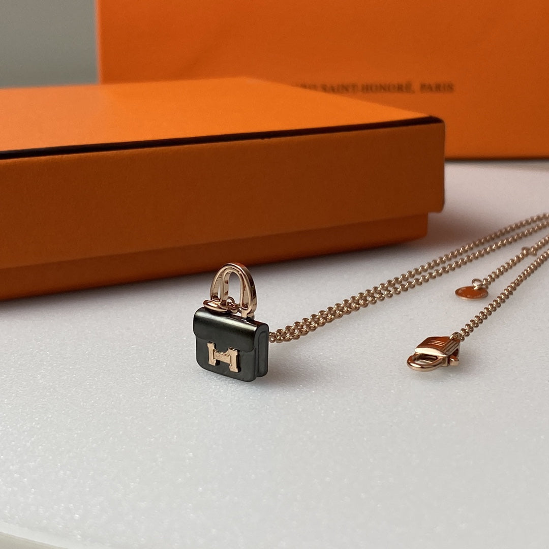 [Bloom]CONSTANCE BLACK PEDANT PINK GOLD NECKLACE