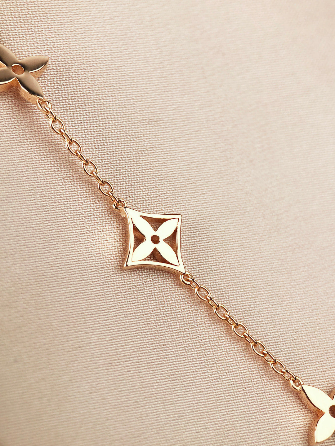 [Bloom]STAR AND SUN 7 MOTIFS GOLD BRACELET