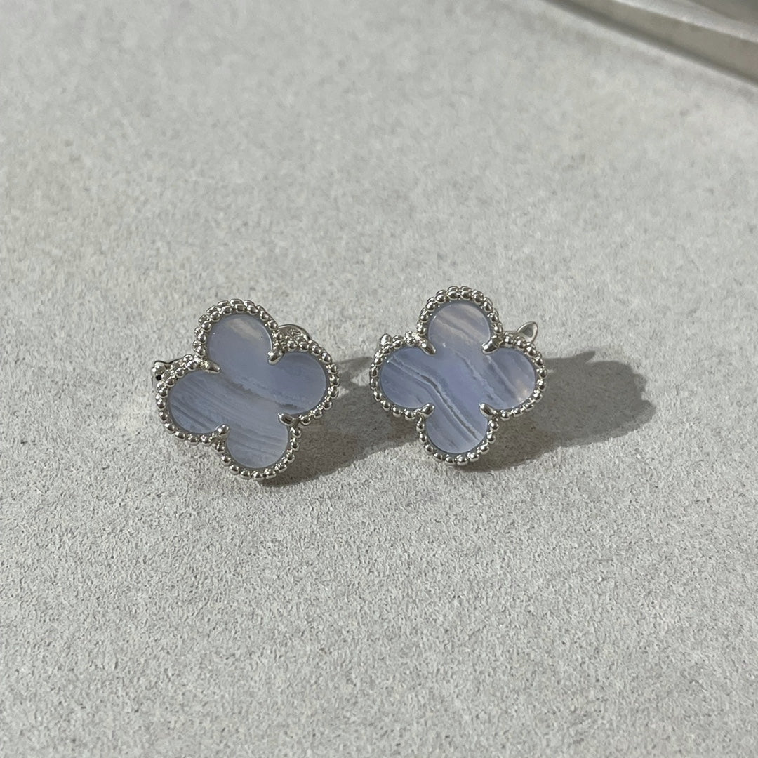 [Bloom]CLOVER CHALCEDONY SILVER STUD EARRINGS