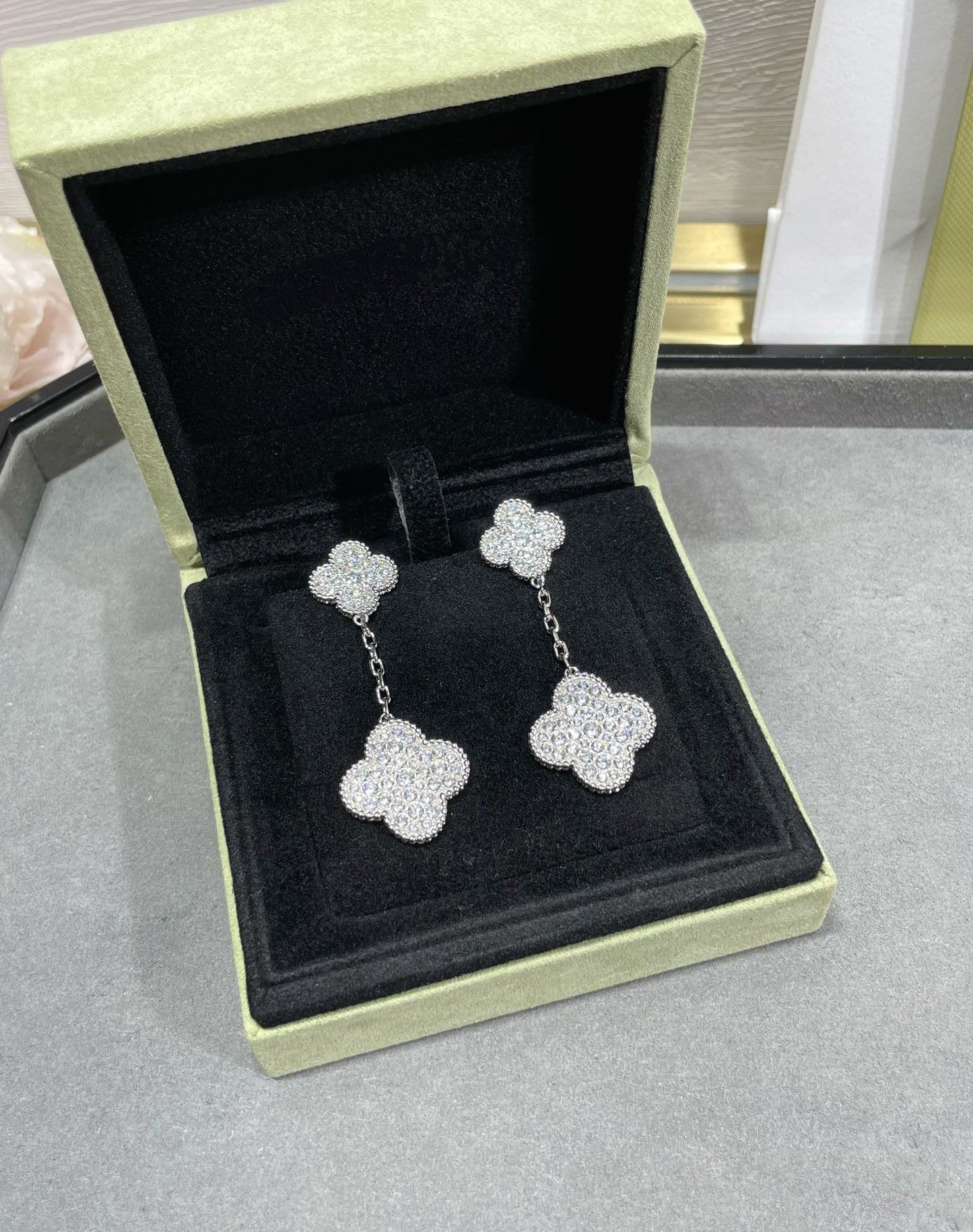 [Bloom]CLOVER 2 MOTIFS DIAMOND PAVED SILVER EARRINGS