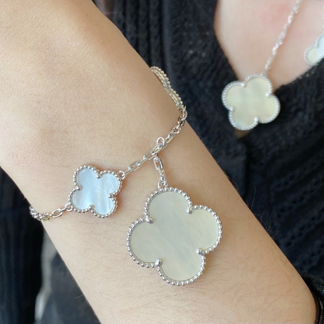 [Bloom]CLOVER 5 MOTIF WHITE MOP SILVER BRACELET