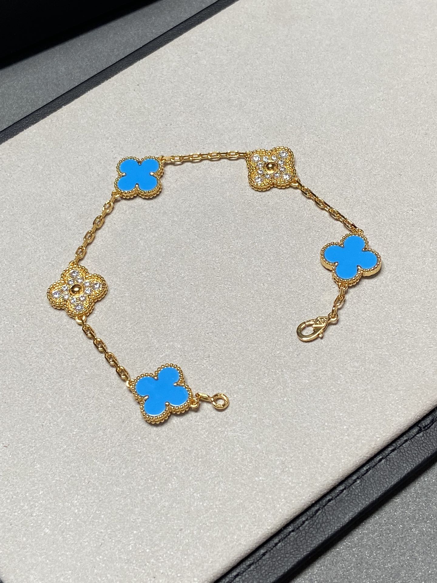 [Bloom]CLOVER 5 MOTIF BLUE CHALCEDONY DIAMOND GOLD BRACELET