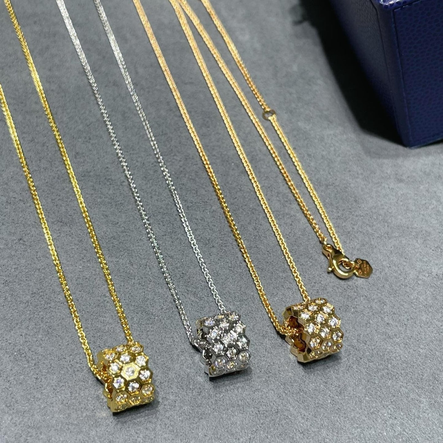 [Bloom]BEE LOVE DIAMOND PAVED 3 ROW NECKLACE