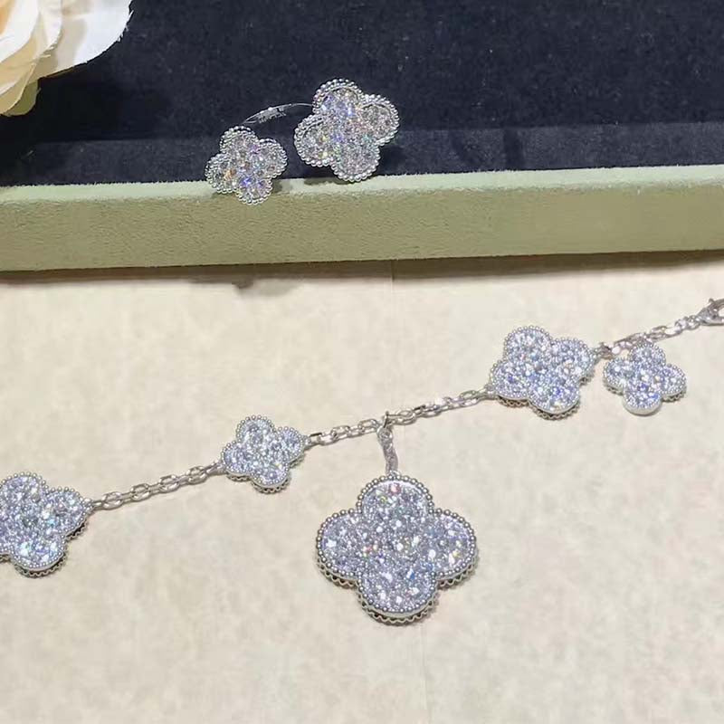 [Bloom]CLOVER 6 MOTIFS SILVER DIAMOND BRACELET