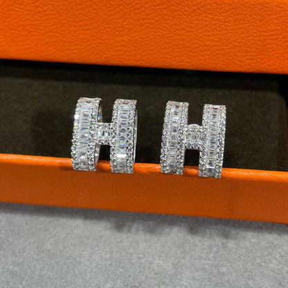 [Bloom]H STUD EARRINGS WITH SILVER DIAMONDS