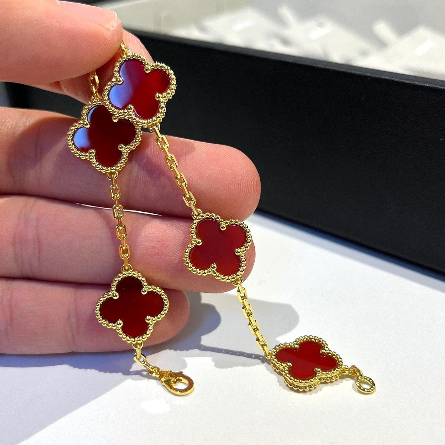 [Bloom]CLOVER 5 MOTIFS RED AGATE  BRACELET