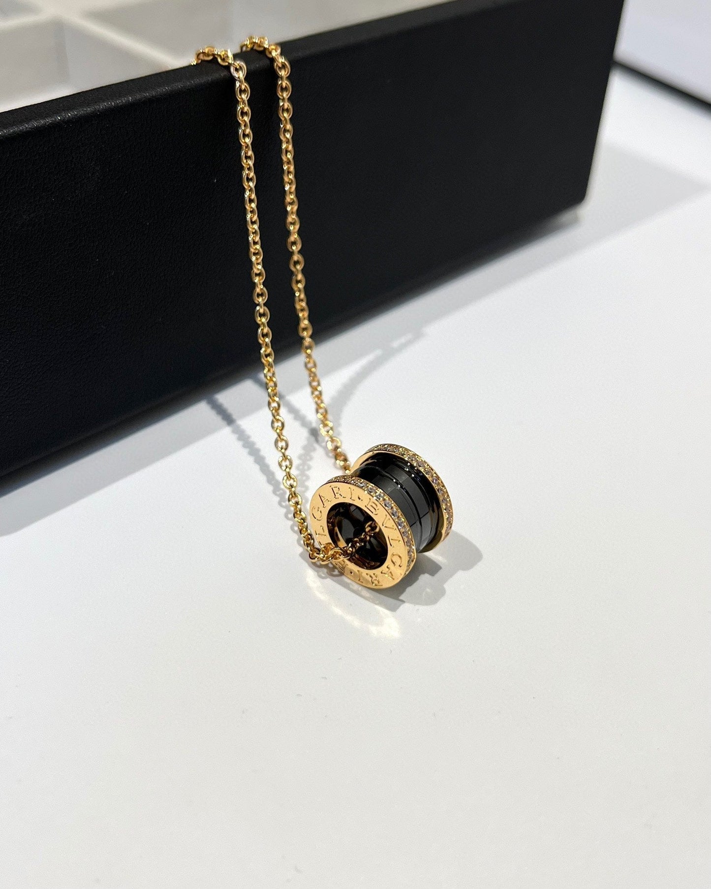 [Bloom]ZERO 1 BLACK CERAMIC DIAMOND PINK GOLD NECKLACE