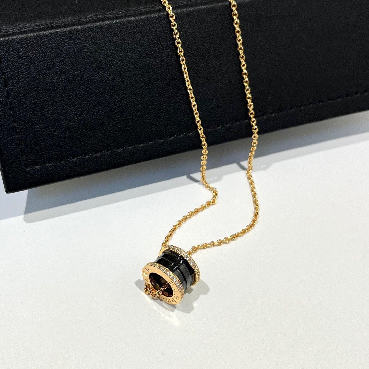 [Bloom]ZERO 1 BLACK CERAMIC DIAMOND PINK GOLD NECKLACE